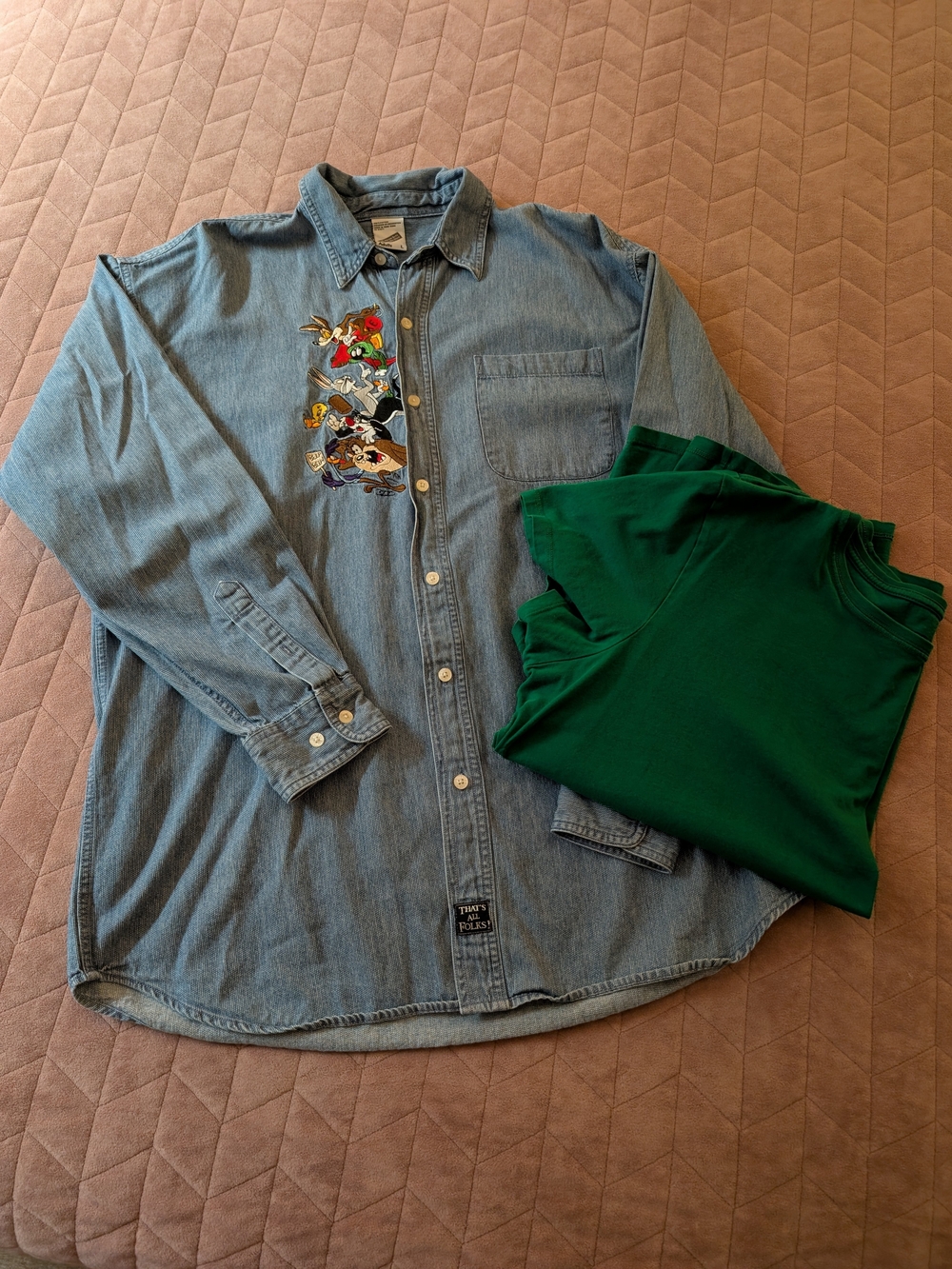 Warner Bros. Loony Tunes Denim Button-Down Shirt & Life Is Good Tee, Size L/XXL